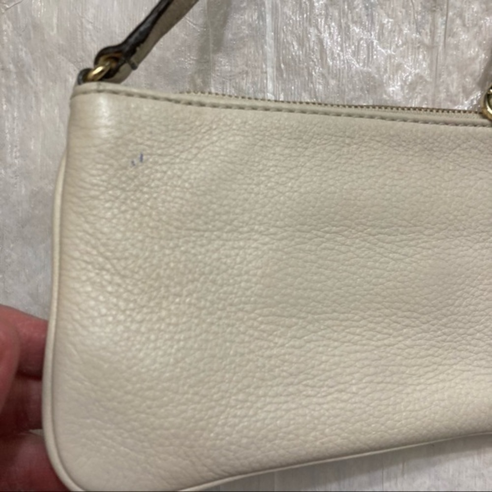 Michael kors creamy white leather gold mk medallion - Picture 7 of 7